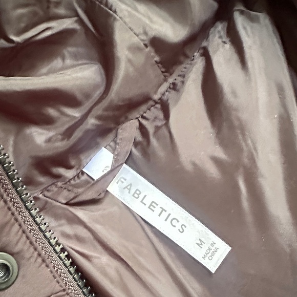 Fabletics Black Cropped Hooded Puffer - Picture 2 of 4